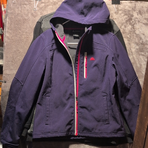 Snozu Performance Jacket with Pink Accents - Picture 1 of 3